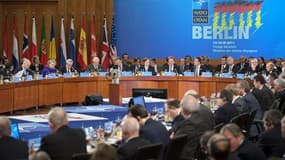 Réunion des ministres des Affaires étrangères de l'Otan à Berlin. Divisés sur le volet militaire de l'opération en Libye, les membres de l'Otan ont serré les rangs jeudi sur les aspects politiques, au lendemain d'une réunion mouvementée du "groupe de cont