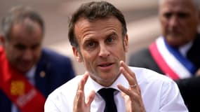 Le président français Emmanuel Macron, le 20 avril 2023 à Ganges dans l'Hérault
