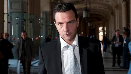 L'ancien PDG de la Société générale Daniel Bouton a qualifié de "génie malfaisant" l'ex-trader Jérôme Kerviel (photo), jugé pour des positions ayant entraîné une perte de 4,9 milliards d'euros en 2008. /Photo prise le 22 juin 2010/REUTERS/Gonzalo Fuentes