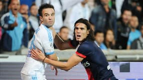 Mathieu Valbuena face à Edinson Cavani lors d'un OM-PSG en 2013