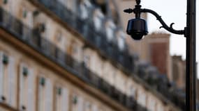 Une caméra de surveillance en plein Paris 