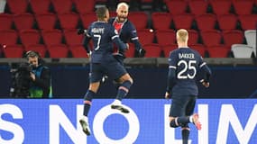 Kylian Mbappé, Neymar et Mitchel Bakker, à Paris le 24 novembre 2020
