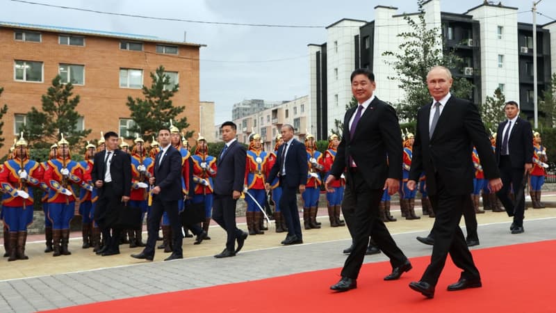 Poutine reçu en grande pompe en Mongolie, malgré le mandat d'arrêt de la CPI le visant