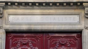 La façade du Parti socialiste - Rue Solférino - Paris - Des militants du parti socialiste ont saisi la haut autorité éthique du parti contre l'élargissement du principe de déchéance de nationalité - Mardi 29 Décembre