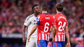 Vinicius s'accroche avec Koke lors du match Atlético-Real (1-1, Liga), le 30 septembre 2024