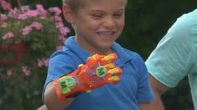 Maxence, 6 ans, est le le premier enfant français équipé d'une prothèse imprimée en 3D sur mesure.