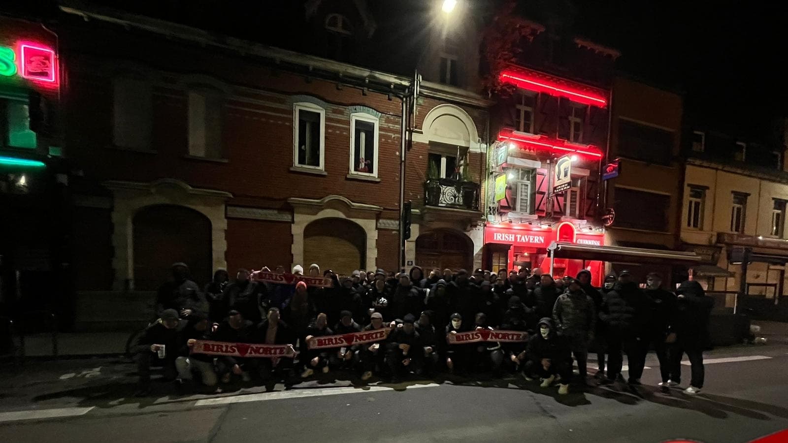 Les ultras sévillans du groupe Biris Norte à Lille, le 11 décembre 2023