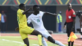 Sénégal-Zimbabwe : le milieu de terrain Pape Gueye, face à Nevere Tigere
