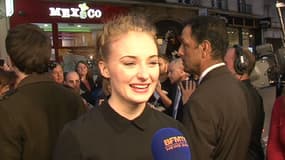 Sansa Stark (Sophie Turner), beaucoup plus décontractée au micro de BFMTV que dans Game of Thrones.