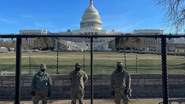 La sécurité du Capitole a été renforcée avec une barrière métallique et des soldats de la Garde nationale américaine, le 9 janvier 2021 à Washington.
