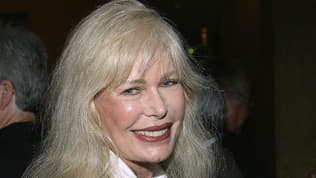  L'actrice Loretta Switt assiste aux Death Penalty Focus Awards à l'hôtel Beverly Hilton le 20 avril 2004 à Beverly Hills, Californie. 