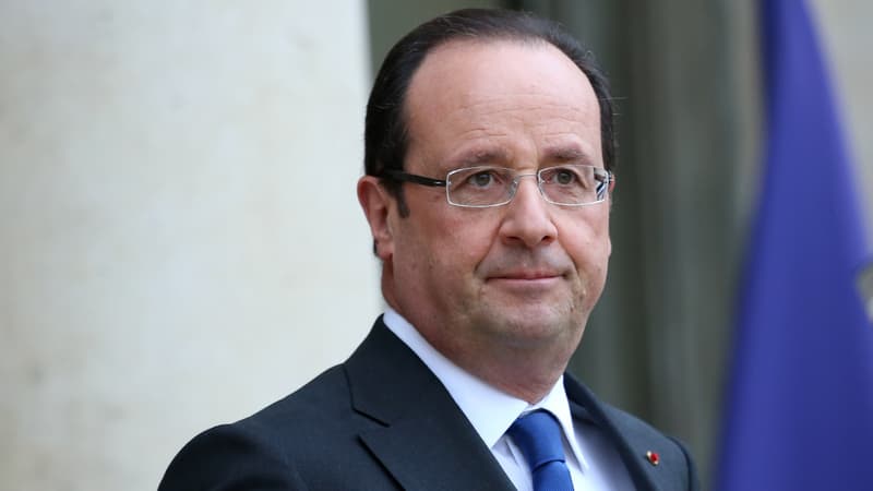 François Hollande sur le perron de l'Elysée le 8 mars 2013