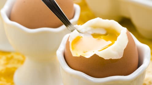 Cuisinez les œufs à la coque avec la recette qui se trouve ici.