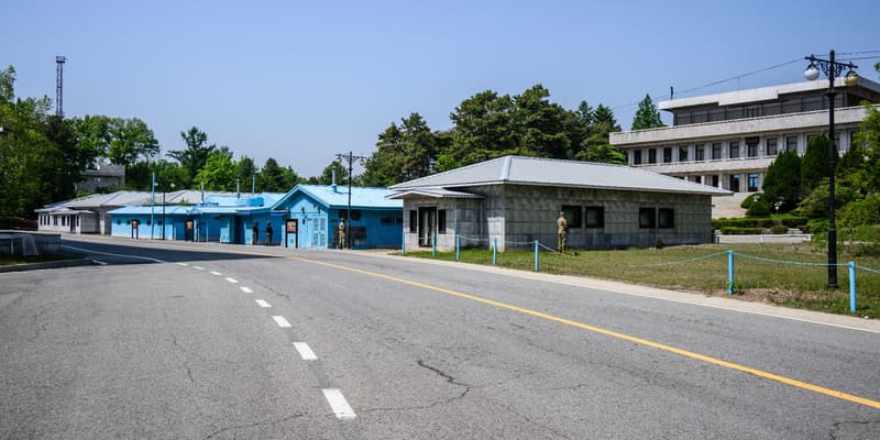 Vue générale de la zone de sécurité commune (JSA) gérée par l'ONU au sein de la zone démilitarisée (DMZ) séparant la Corée du Nord et la Corée du Sud, le 9 mai 2023.