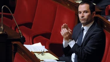 L'ancien ministre Benoît Hamon va voir sa loi modifiée par le gouvernement.