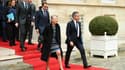 Les membres du gouvernement, la Première ministre Elisabeth Borne et le ministre de l'Intérieur Gérald Darmanin en tête, quittent Beauvau pour se rendre à l'Elysée pour le premier Conseil des ministres de l'année, le 4 janvier 2022