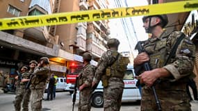 L'armée libanaise déployée près des lieux d'une frappe israélienne à Beyrouth le 23 novembre 2025