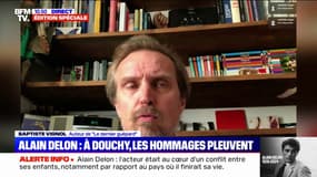 "Si un jour je ne suis plus là, tu joueras devant mon portail le Borsalino": Thierry, accordéoniste, raconte l'échange qu'il a eu avec Alain Delon, il y a plus de 25 ans
