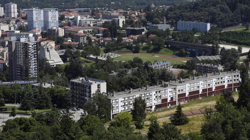 Saint-Etienne est citée par Olivier Razemon comme l'une des villes frappées par la crise urbaine