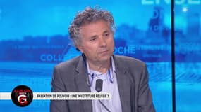 Investiture 2017 : "Avec Macron, on est véritablement en monarchie"