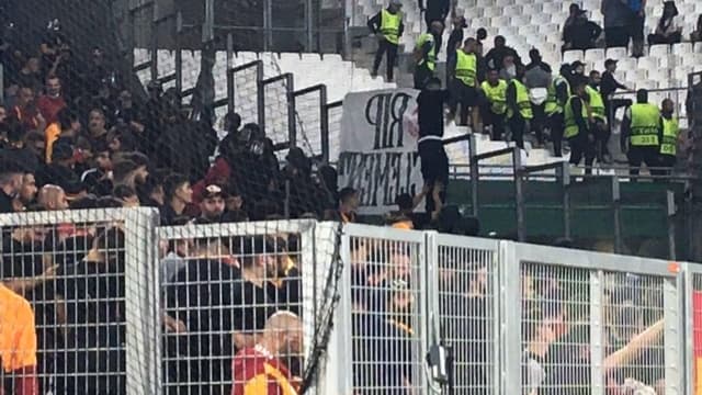 La banderole RIP Clément des supporters de Galatasaray