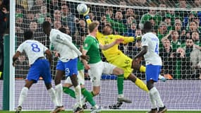L'arrêt de Mike Maignan lors de Irlande-France en mars 2023
