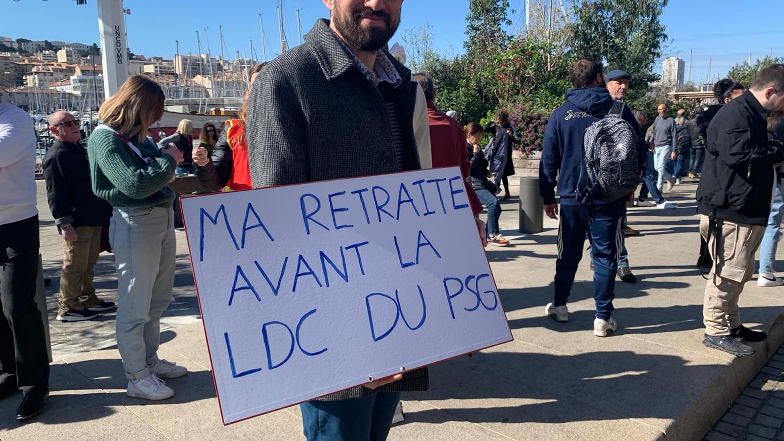 Les manifestants marseillais ne manquent pas d'humour. Les manifestants marseillais ne manquent pas d'humour.