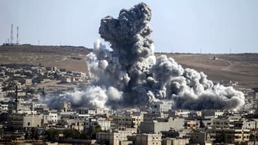 La progression des jihadistes à Kobané a été bloquée, annoncent ce jeudi soir des responsables américains.