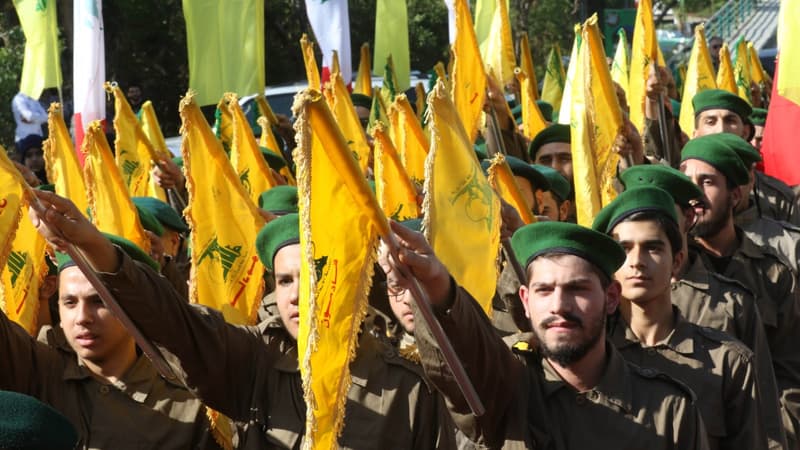 Le Hezbollah, ou "parti de Dieu", est un groupe chiite et un parti politique libanais, considéré comme une organisation terroriste par plusieurs pays dont les Etats-Unis