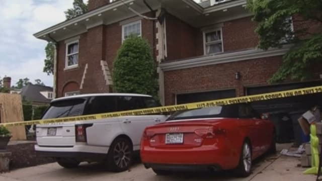 Les meurtres ont été commis dans un quartier cossu de Washington à proximité de la résidence du vice-président Joe Biden.
