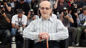 Manoel de Oliveira pose durant la promotion du film "L'étrange affaire Angelica" présenté lors du 63e Festival de Cannes le 13 mai 2010 à Cannes