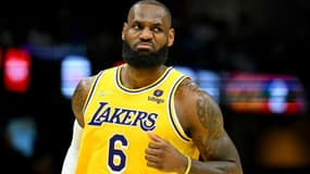 Avec 38 points, 11 rebonds et 12 passes décisives, LeBron James a mené les Lakers à la victoire face aux Cavaliers, le 21 mars 2022 à Cleveland.