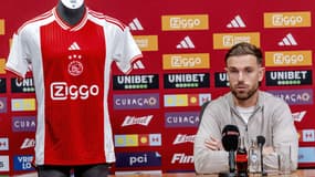 Jordan Henderson lors de sa présentation à l'Ajax, le 19 janvier 2024.