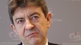 Jean-Luc Mélenchon estime qu'il y a du "mieux" dans les propositions de François Hollande, notamment le projet d'un taux d'imposition à 75% pour les hauts revenus, mais que le compte n'y est toujours pas. "Quand vous regardez M. Hollande, que voyez-vous?