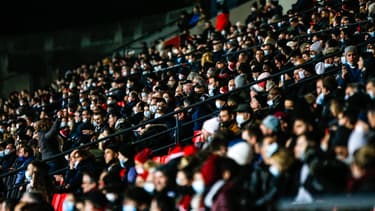 Des spectateurs au Matmum Stadium de Lyon