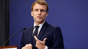 Emmanuel Macron lors d'une conférence de presse à Budapest le 13 décembre 2021