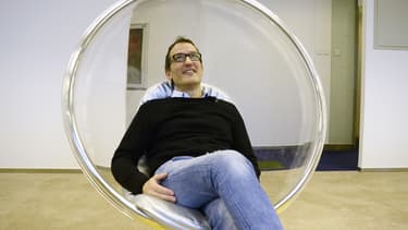 Après avoir fondé Viadeo avec Thierry Lunati et Arnaud Lemaitre, Dan Serfaty (photo) quitte son poste de PDG qui a été confié à Renier Lemmens, ex-responsable de Paypal Europe.