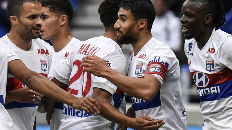 Nabil Fekir félicité par ses coéquipiers