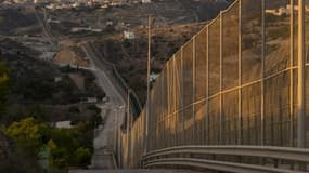 La frontière entre le Maroc et Melilla.