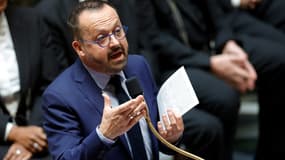 Le ministre chargé de la Santé, Yannick Neuder, lors d'une séance de questions à l'Assemblée nationale, le 10 juin 2025 à Paris