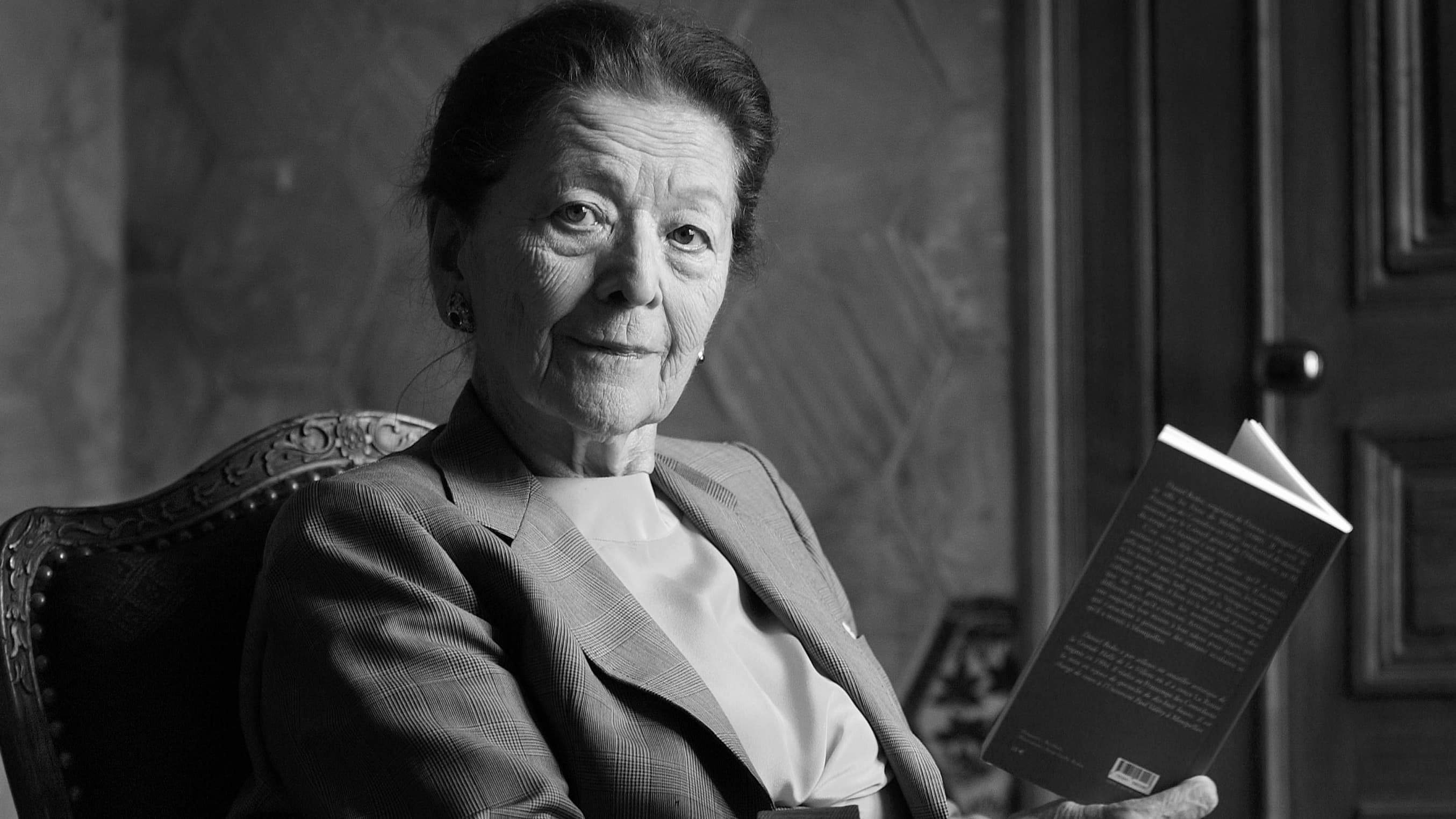 Edmonde-Charles-Roux en 2003. Edmonde-Charles-Roux en 2003.