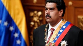 Nicolas Maduro a prêté serment en tant que chef d'Etat par intérim du Venezuela, alors qu'une foule immense et une trentaine de chefs d'Etat ont assisté vendredi aux obsèques solennelles d'Hugo Chavez à Caracas, où des centaines de milliers de Vénézuélien