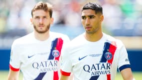 Kvhicha Kvaratskhelia et Achraf Hakimi avec le PSG, le 23 juin 2025
