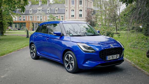 Cette Suzuki Swift Hybrid SHVS est équipé d'un hybride léger 12V.