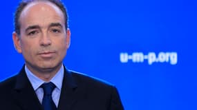 Une sortie de crise pourrait s'esquisser à l'UMP. Jean-François Copé a fait savoir qu'il acceptera de se soumettre au verdict d'Alain Juppé, mais une fois que la commission nationale des recours de l'UMP, qu'il a lui-même saisie, se sera prononcée. /Photo