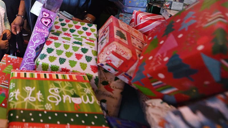 "Compliqué de lui offrir ce qu'il veut": à 2 mois de Noël, les Français prévoient de dépenser moins