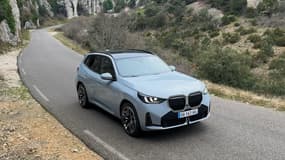 Le BMW X3 de quatrième génération voit sa motorisation hybride rechargeable progresser en termes d'autonomie électrique par rapport au précédent.