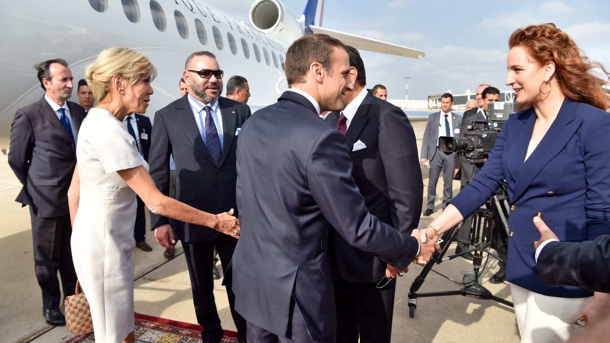 Lalla Salma et son époux, Mohammed VI, accueillant le couple Macron à Rabat le 14 juin 2017