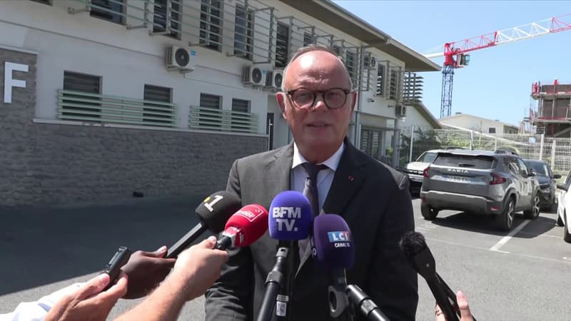 "Reprendre le contrôle" de l'immigration, reconstruire les infrastructures: depuis Mayotte, Édouard Philippe donne ses "priorités" pour l'archipel