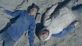 Bigflo et Oli dans le clip de "Sur la lune"